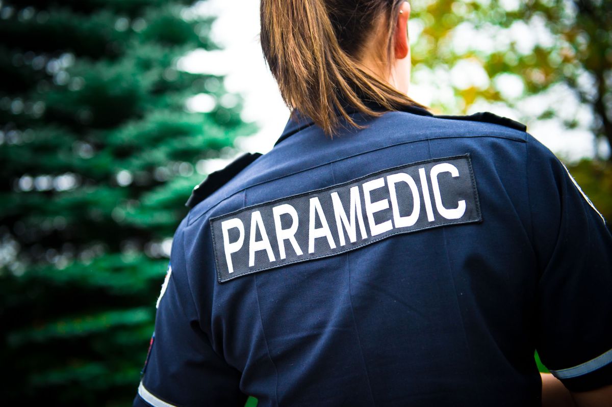 How to Become a Paramedic without Going to University? - Scholarship  Positions 2023 2024